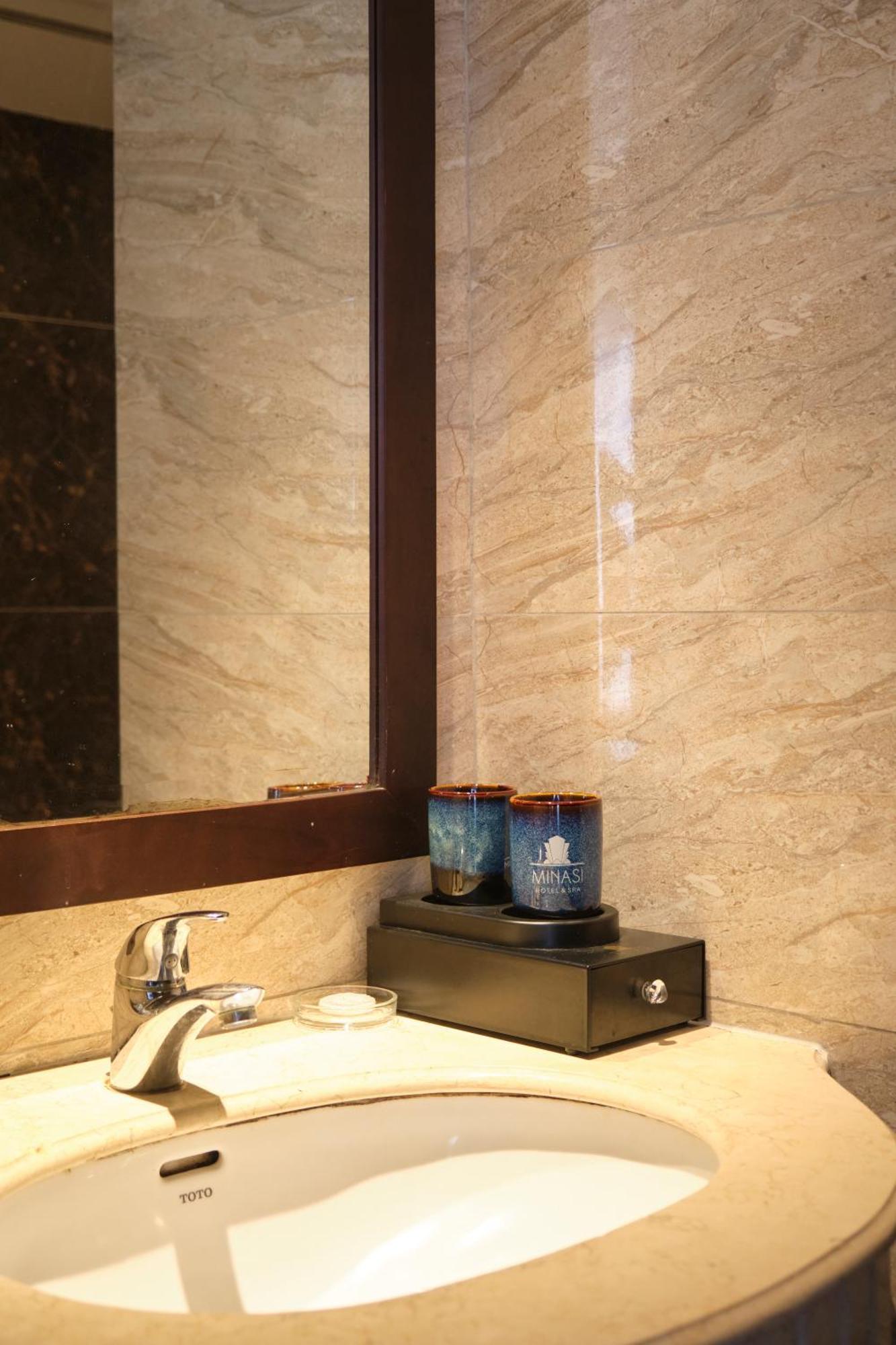 Minasi Premium Hotel Ханой Екстер'єр фото